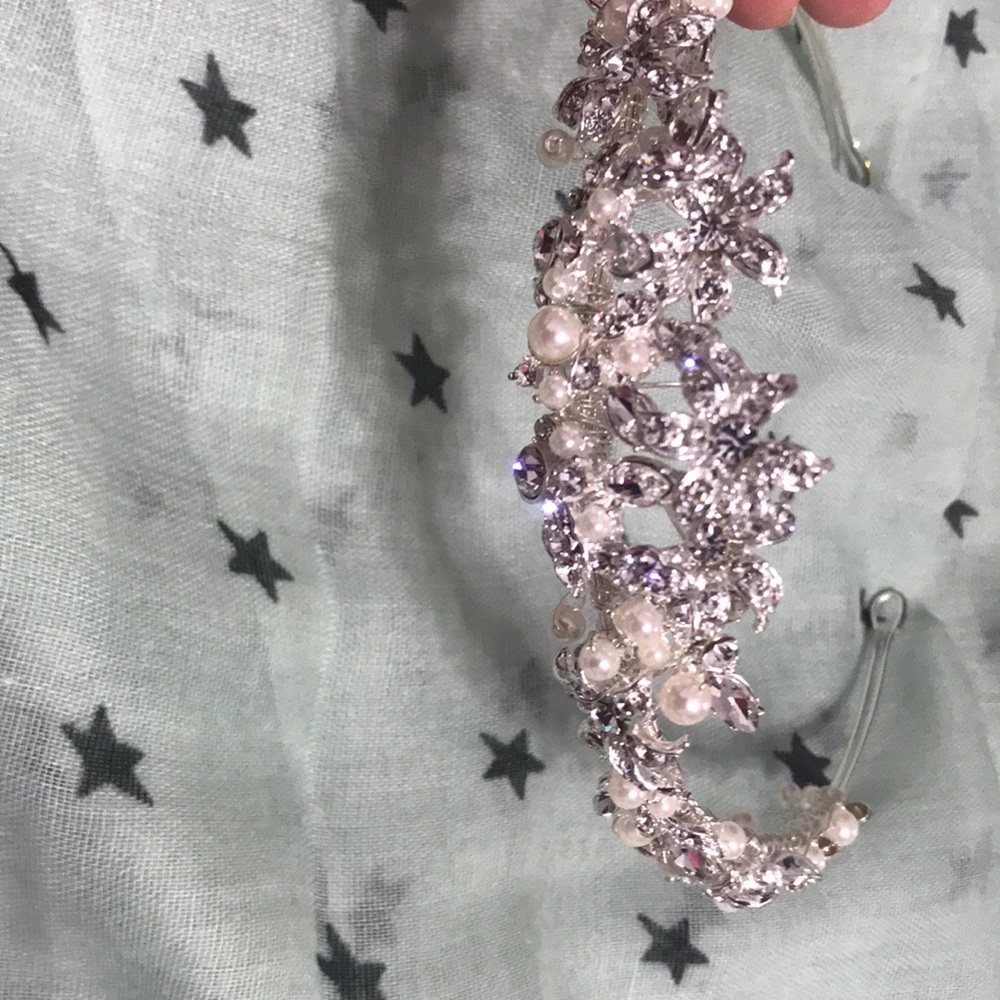 Tiara - Picture 3 of 3